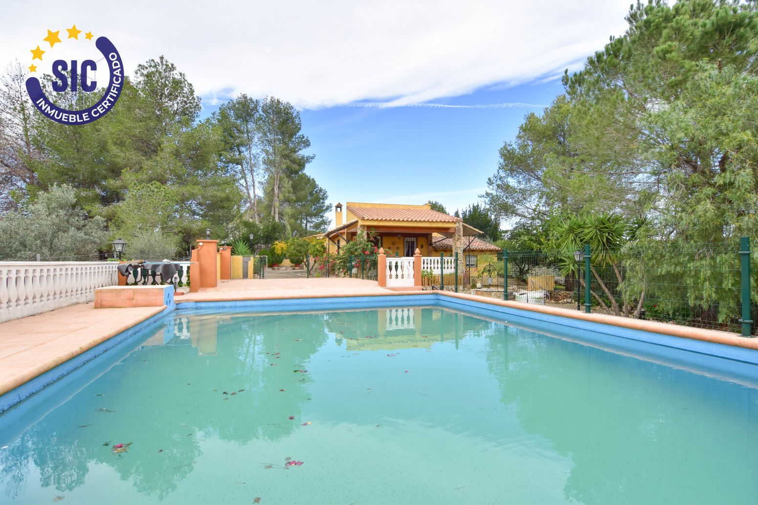Piscina de Casa o xalet en venda en Enguera amb Calefacció, Jardí privat i Terrassa