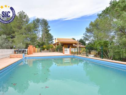 Piscina de Casa o xalet en venda en Enguera amb Calefacció, Jardí privat i Terrassa