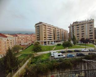 Vista exterior de Pis en venda en Oviedo 