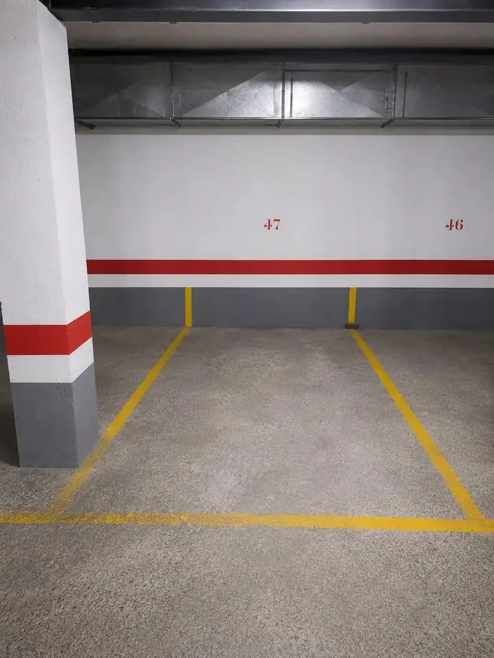 Parkplatz von Wohnung zum Verkauf in Zaragoza mit Klimaanlage, Heizung und Parkett