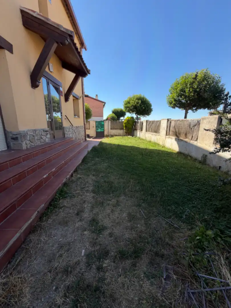 Jardín de Casa adosada en venta en Valverde del Majano con Calefacción, Jardín privado y Horno