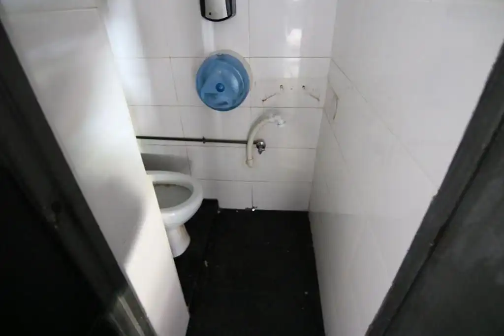 Bathroom of Commercial properties for rent in Basauri 