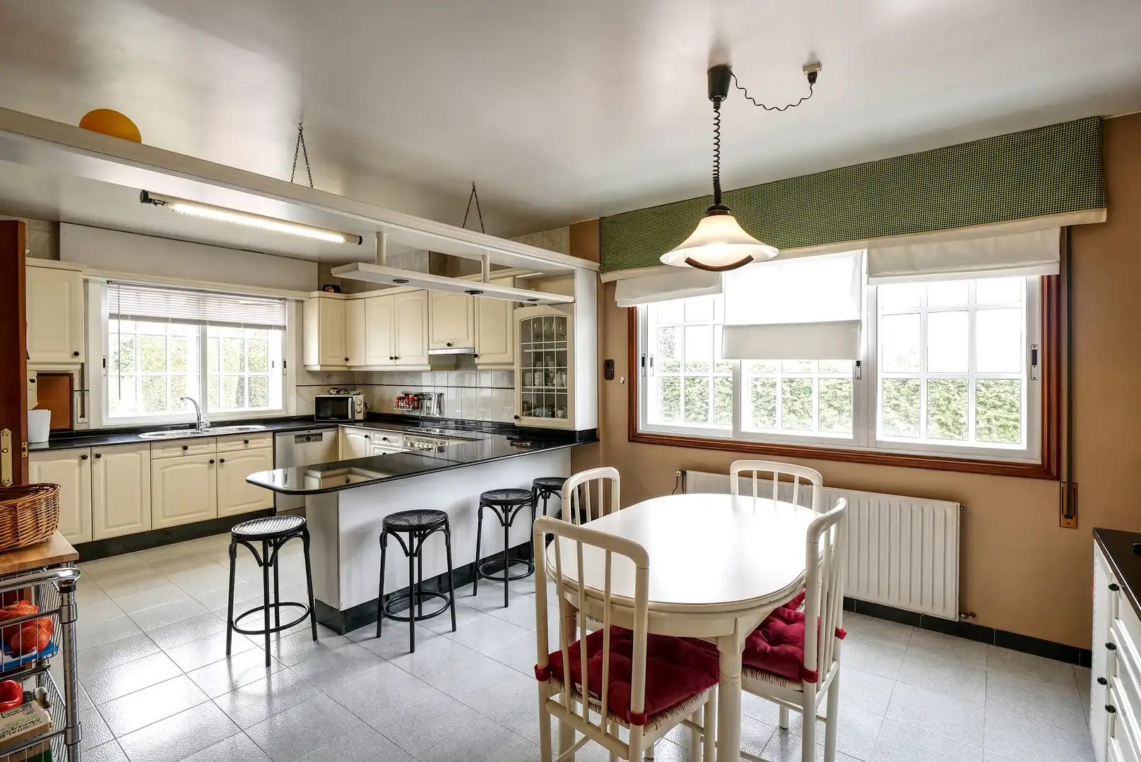 Cocina de Casa o chalet en venta en Culleredo con Calefacción, Jardín privado y Terraza