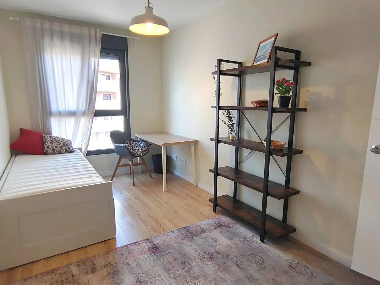 Habitación de Piso de alquiler en Valencia con Aire acondicionado, Calefacción y Balcón