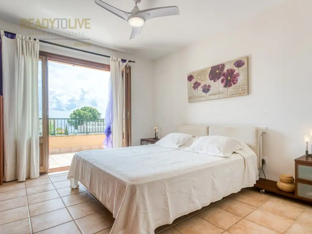 Schlafzimmer von Einfamilien-Reihenhaus zum Verkauf in Alcúdia mit Klimaanlage, Privatgarten und Terrasse