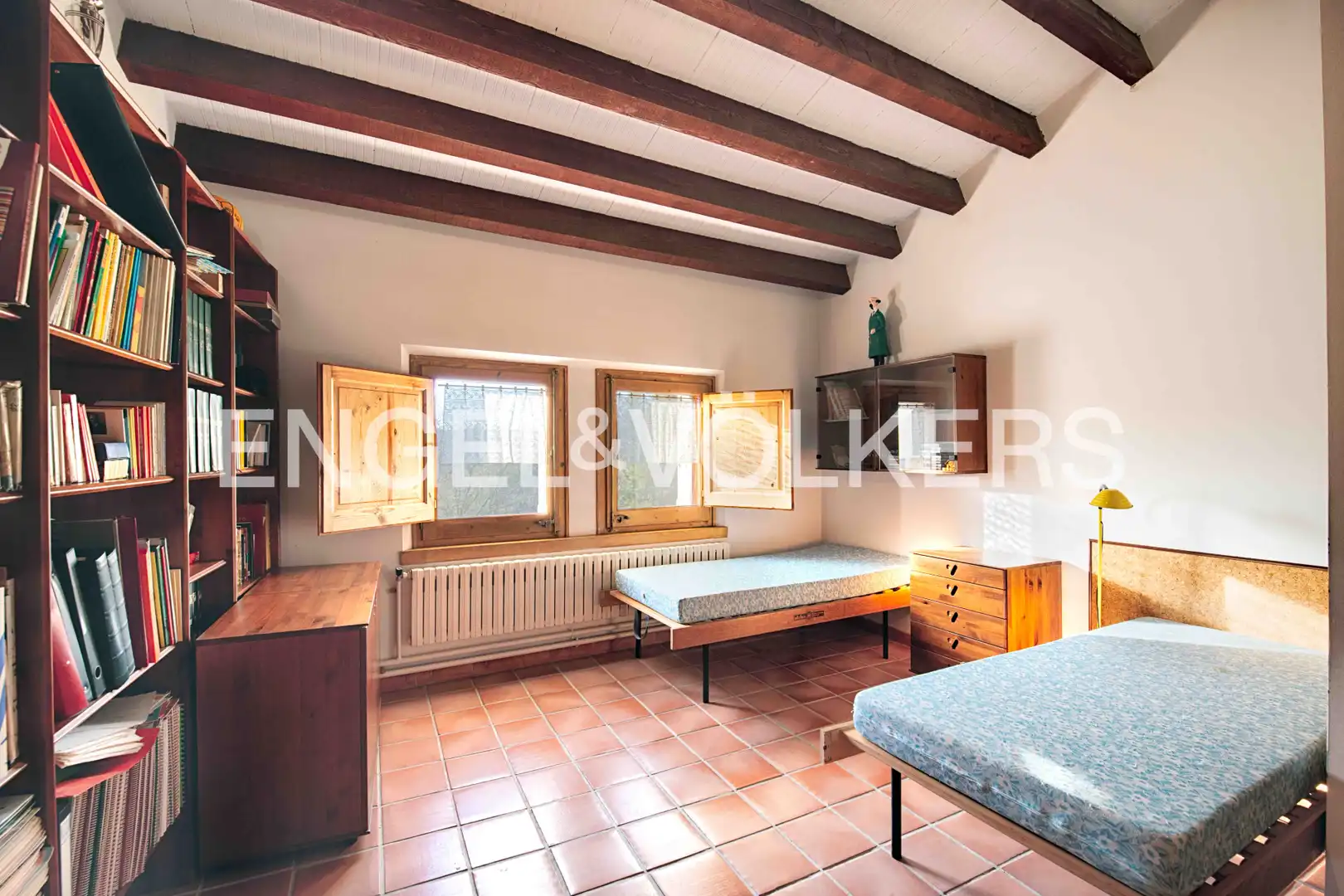 Casa adosada en venta en Cabanelles con Calefacción, Jardín privado y Terraza