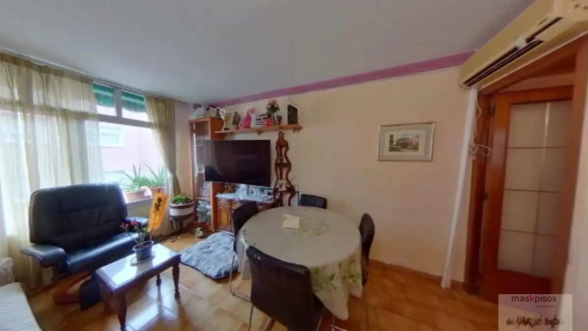 Sala d'estar de Pis en venda en L'Hospitalet de Llobregat