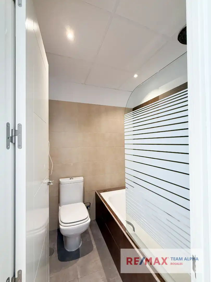 Baño de Piso de alquiler en Madrid con Aire acondicionado, Calefacción y Parquet
