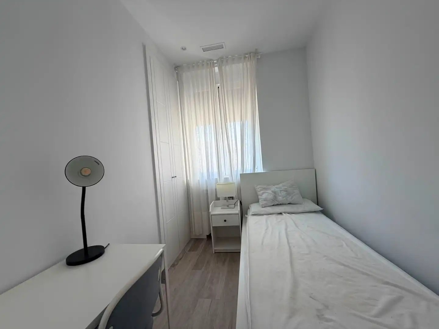 Bedroom of Flat for sale in Madrid  with Air Conditioner, Heating and Storage room