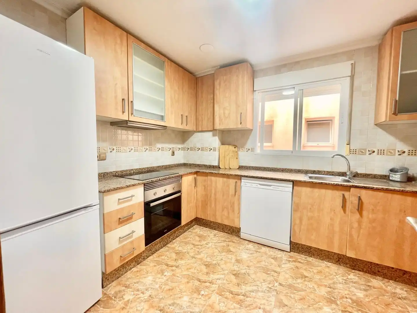 Cuina de Apartament de lloguer en Albatera amb Traster, Moblat i Rentadora