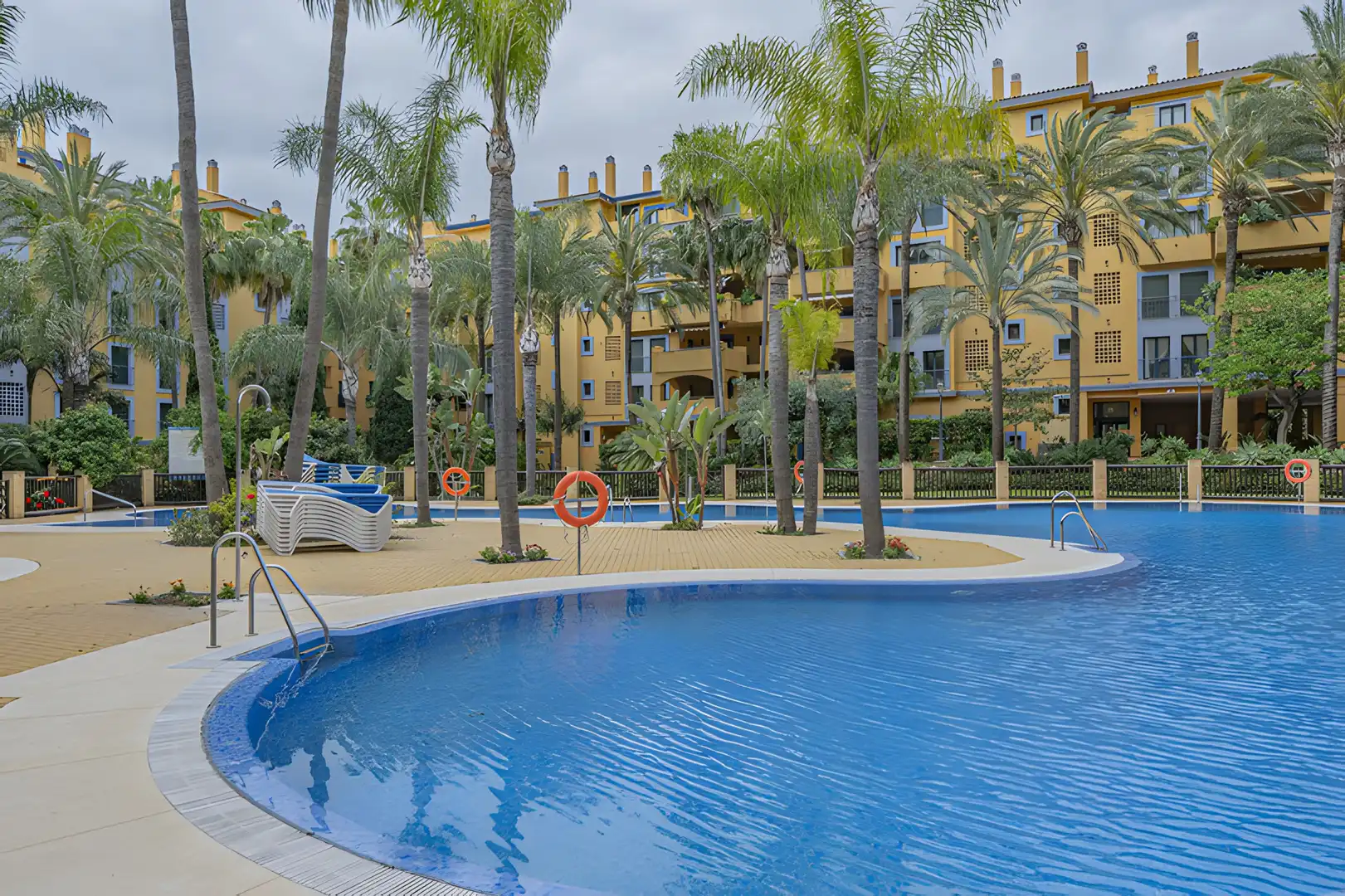 Apartament amb piscina en venda a San Pedro de Alcántara, imagen 18