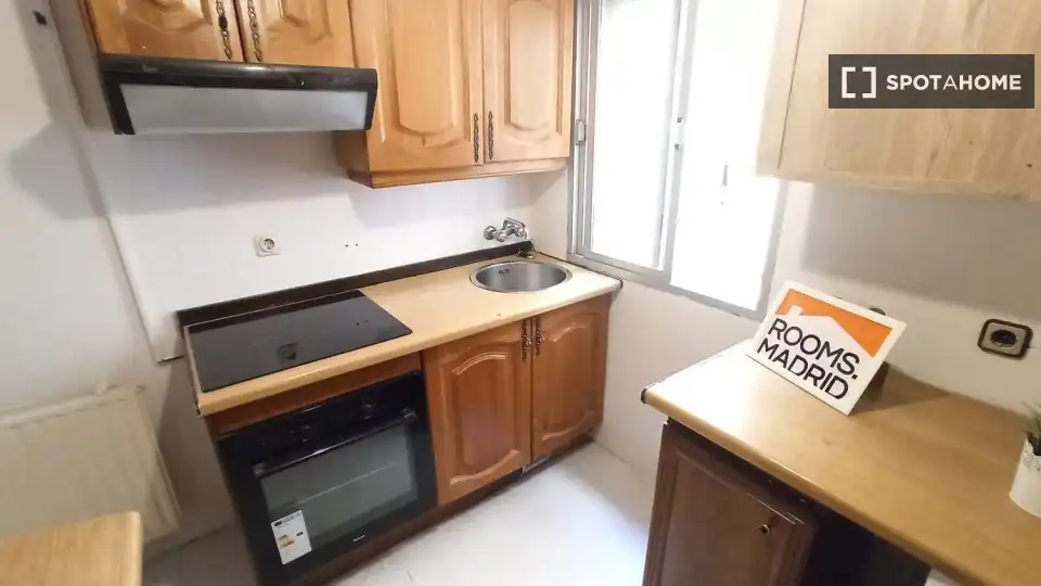 Room in Tres Olivos - Valverde
