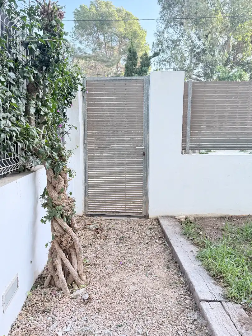 Vista exterior de Apartamento en venta en Santa Eulària des Riu con Aire acondicionado, Calefacción y Jardín privado