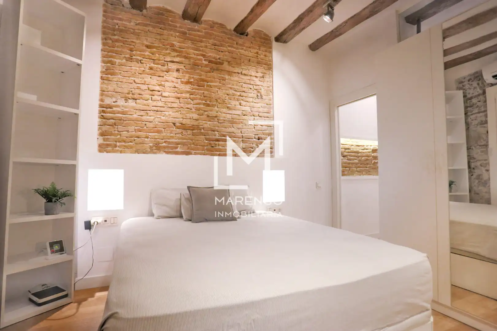 Appartamento con terrazza in vendita a Carrer del Portal Nou, imagen 9