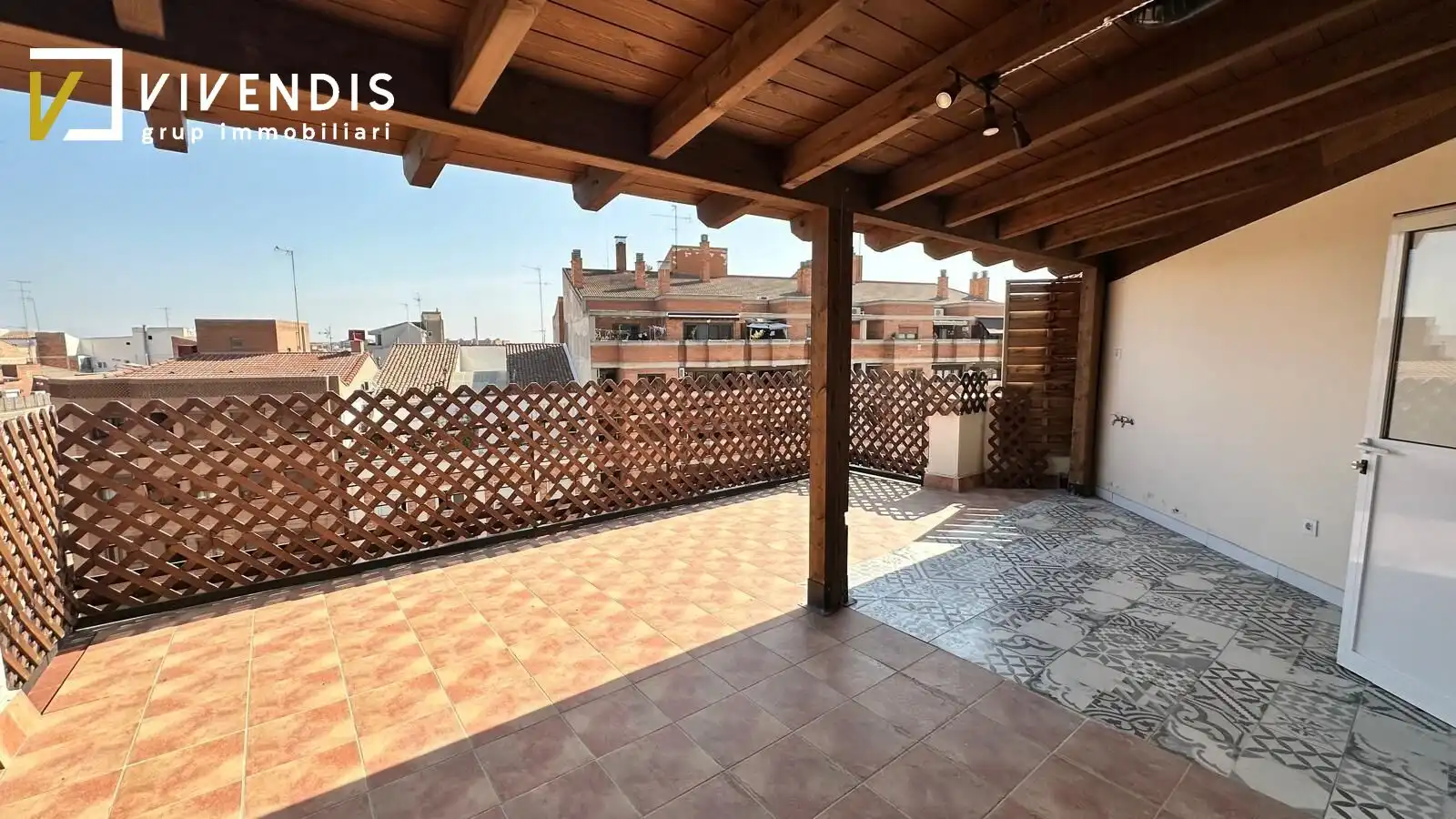 Terrace of Attic for rent in Lleida  with Air Conditioner, Heating and Parquet flooring