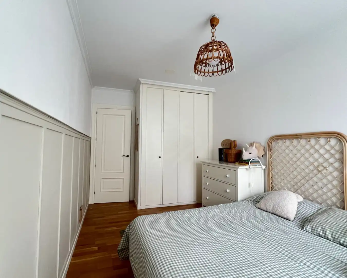 Habitación de Piso en venta en  Logroño con Aire acondicionado, Calefacción y Jardín privado