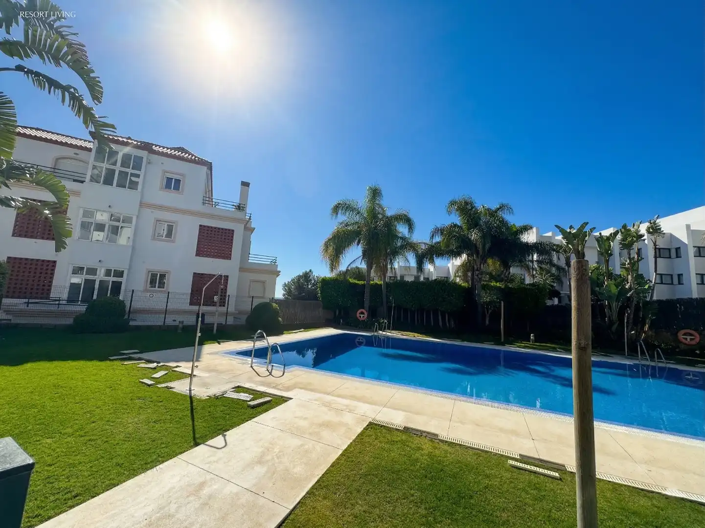 Piscina de Apartamento en venta en Manilva con Aire acondicionado, Calefacción y Terraza