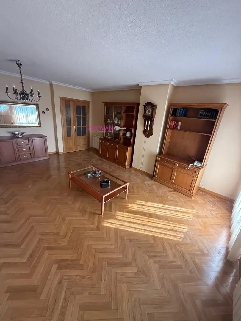 Sala d'estar de Pis en venda en San Agustín del Guadalix amb Aire condicionat, Calefacció i Parquet