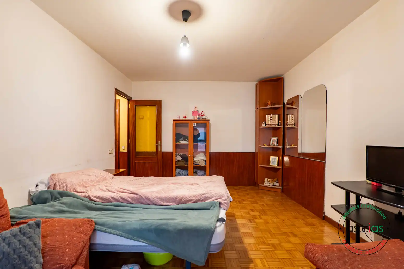 Habitación de Piso en venta en Gijón  con Calefacción, Parquet y Trastero