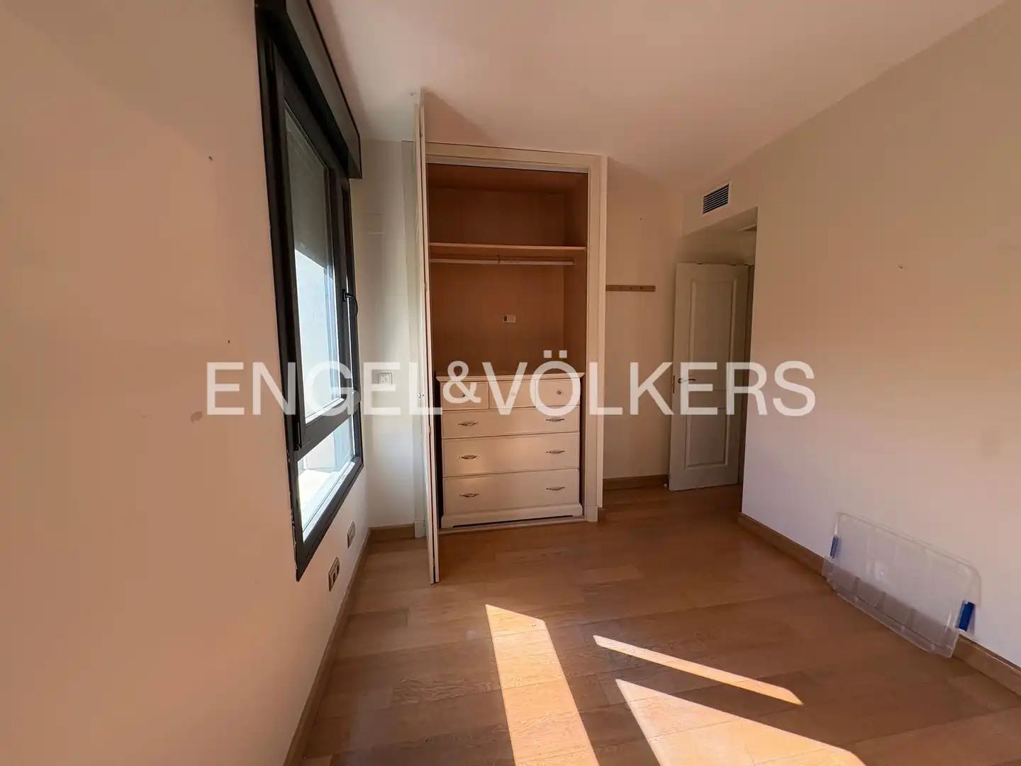 Bedroom of Flat for rent in Sevilla  with Air Conditioner, Heating and Private garden