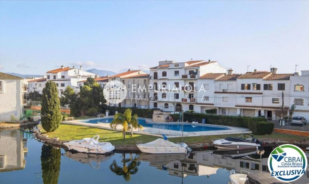 Exterior view of Apartment for sale in Empuriabrava  with Swimming Pool and Furnished