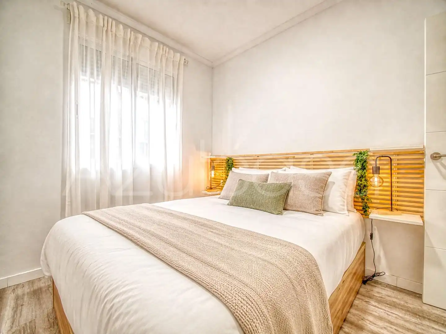 Dormitori de Pis en venda en Santa Pola amb Aire condicionat, Parquet i Moblat