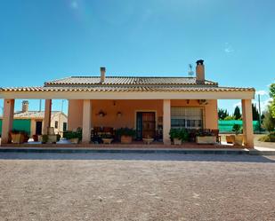 Vista exterior de Finca rústica en venda en Caravaca de la Cruz amb Aire condicionat, Jardí privat i Traster