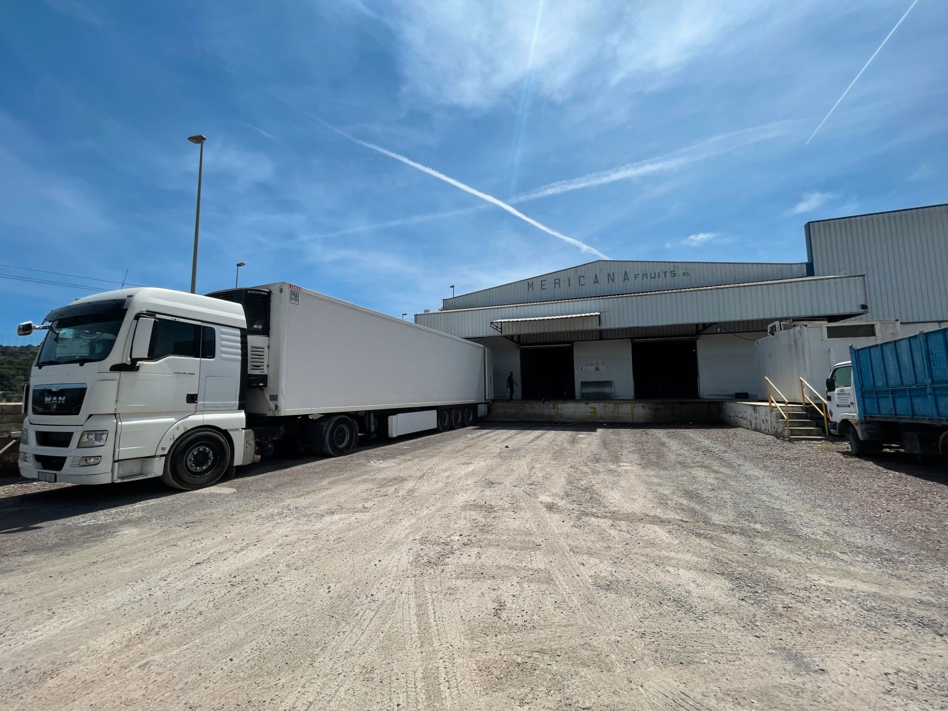 Exterior view of Industrial buildings to rent in  Valencia Capital  with Alarm
