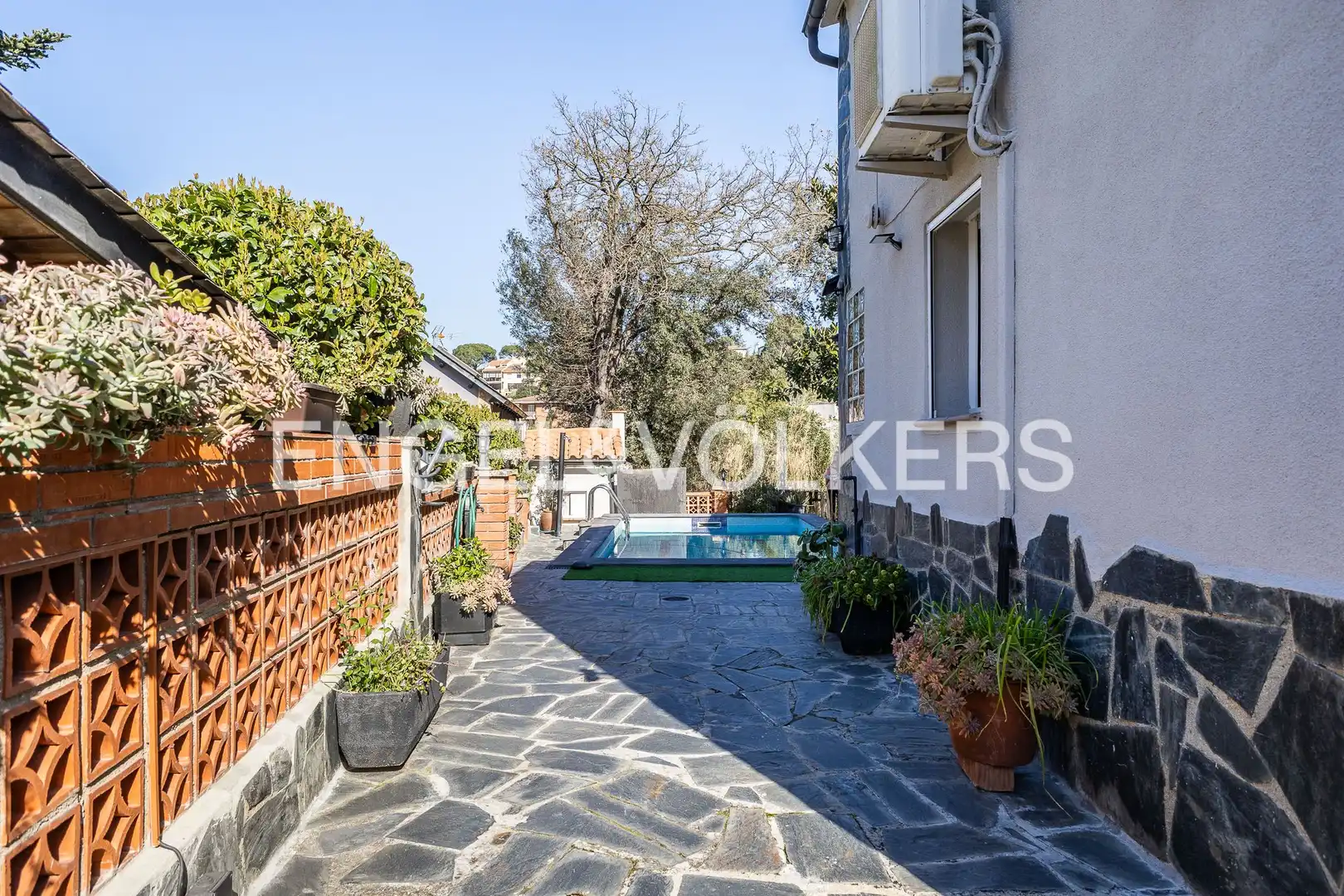 Exterior view of Houses for sale in Sant Cugat del Vallès  with Air Conditioner, Heating and Private garden