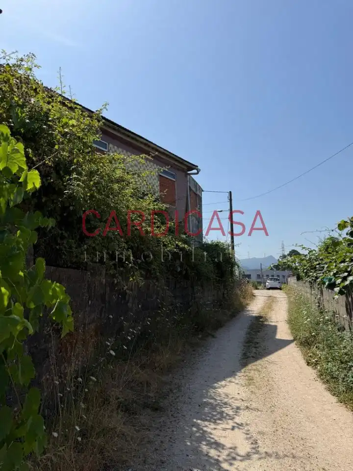Casa o chalet en venta en Falcoa, Sardoma - Castrelos