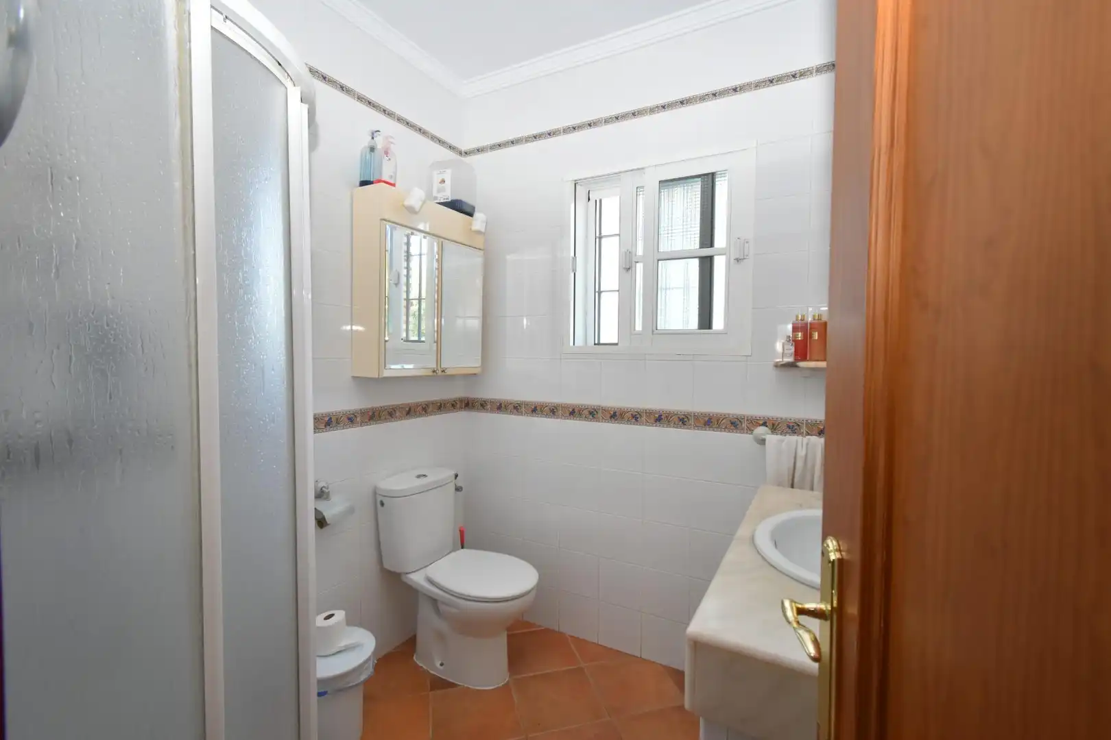 Bathroom of Houses for sale in Chiclana de la Frontera  with Air Conditioner, Heating and Private garden