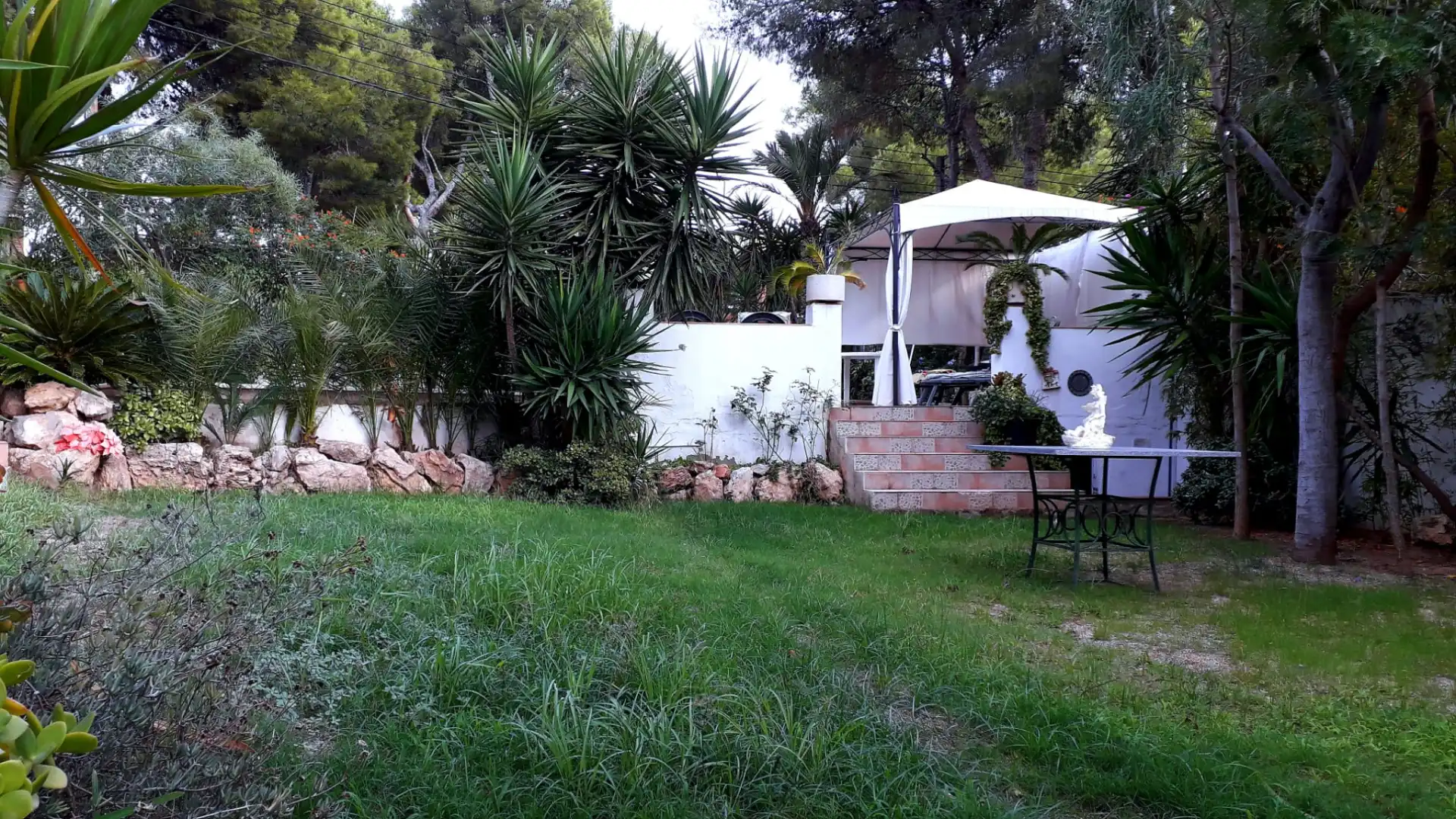 Jardí de Casa o xalet en venda en Castelldefels amb Aire condicionat, Calefacció i Jardí privat
