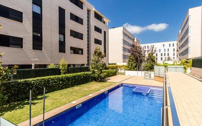 Swimming pool of Planta baja for sale in Terrassa  with Air Conditioner and Terrace