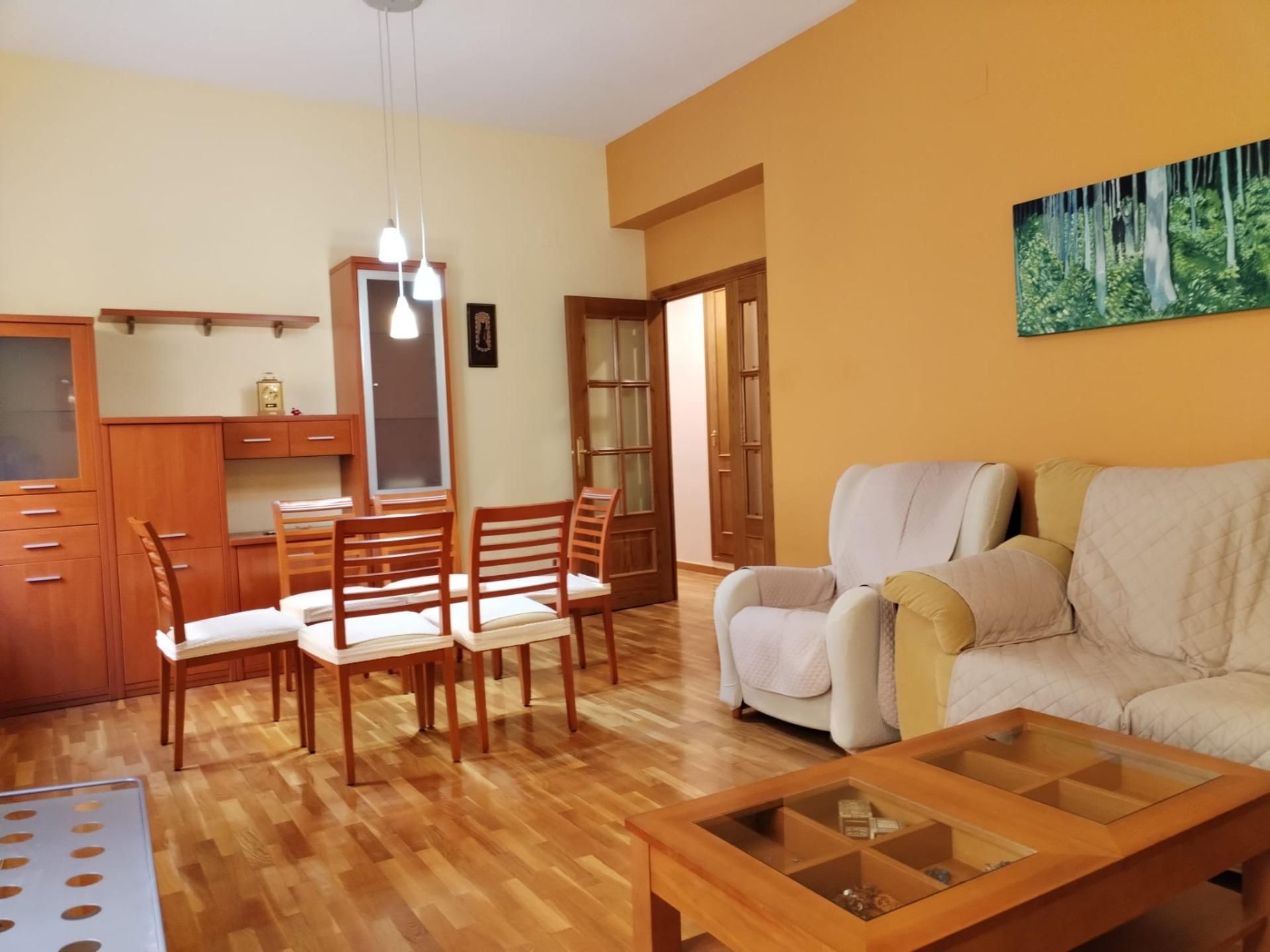 Sala d'estar de Pis en venda en  Teruel Capital amb Calefacció i Parquet
