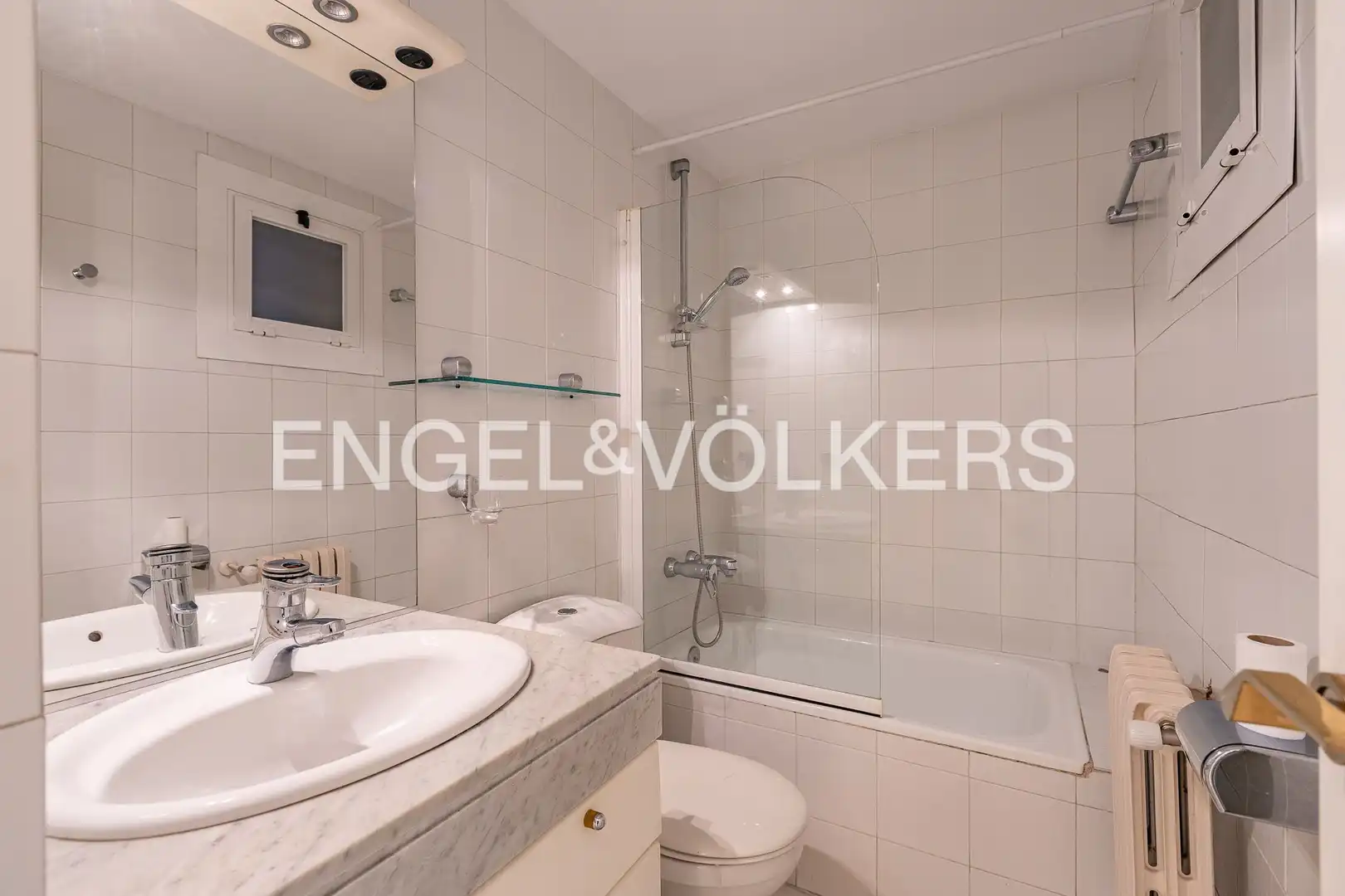 Baño de Casa o chalet en venta en Sant Cugat del Vallès con Aire acondicionado, Calefacción y Jardín privado