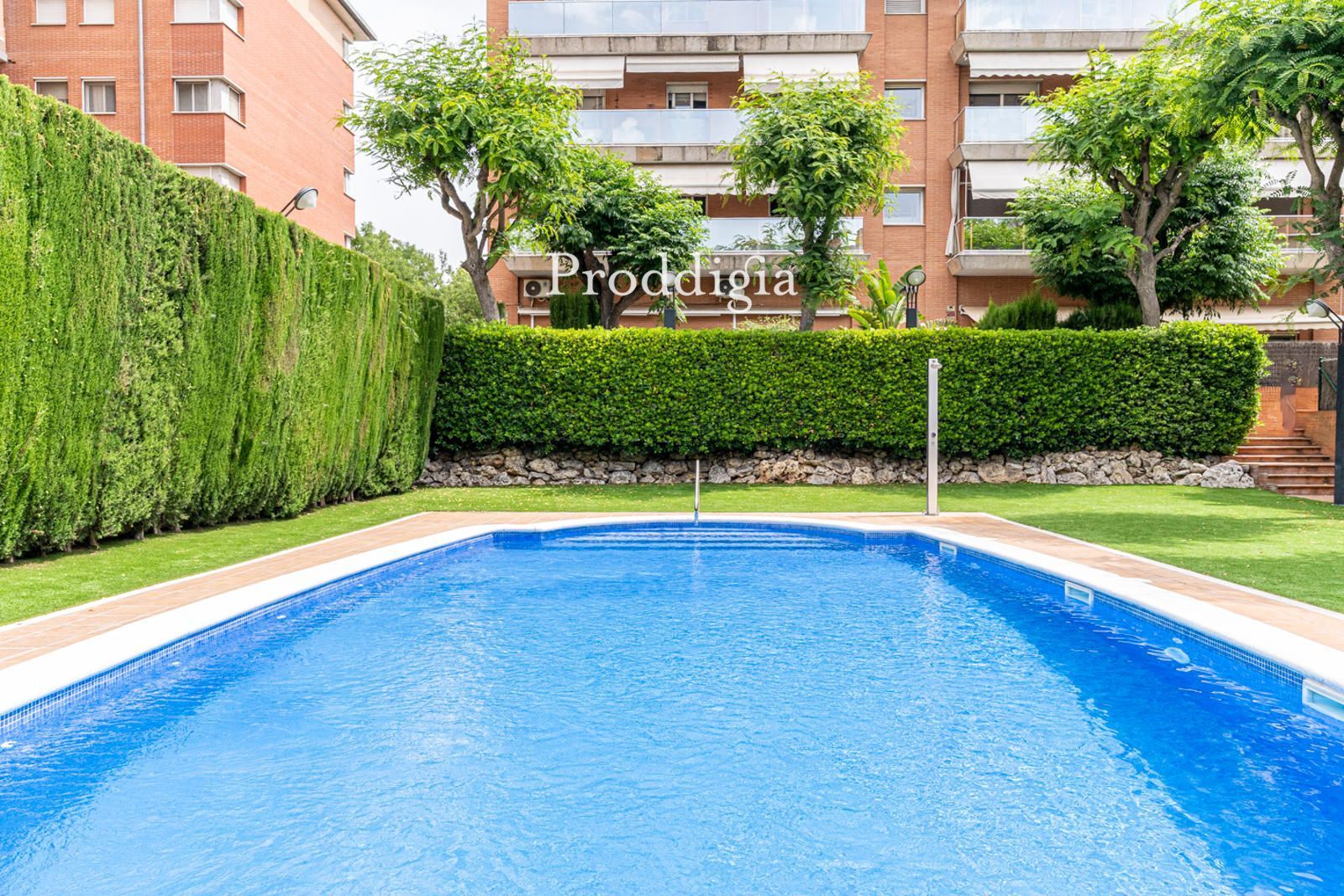 Swimming pool of Flat for sale in Sant Cugat del Vallès  with Air Conditioner, Heating and Terrace