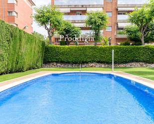 Piscina de Pis en venda en Sant Cugat del Vallès amb Aire condicionat, Calefacció i Terrassa