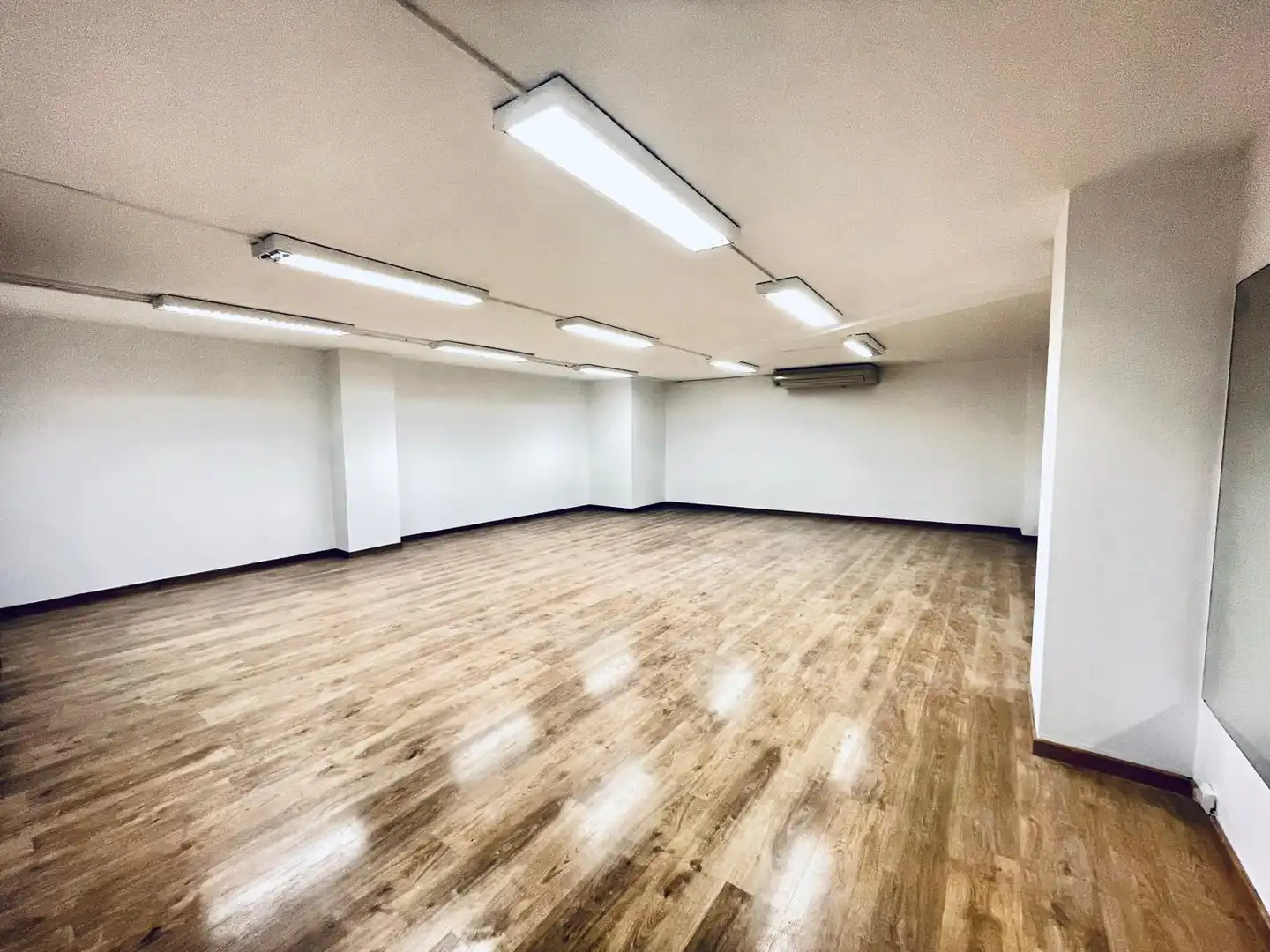 Local comercial de lloguer a Eixample, imagen 31