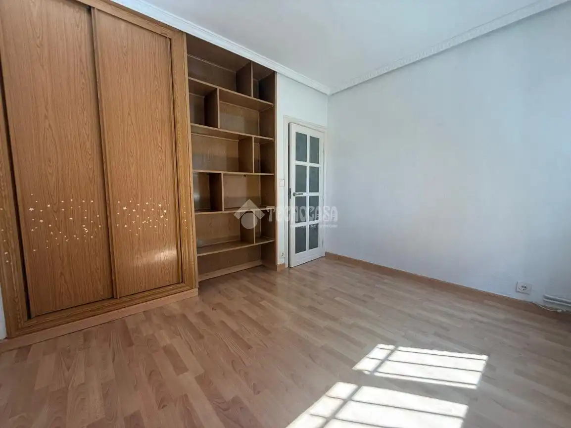 Bedroom of Flat for sale in Alcalá de Henares  with Heating