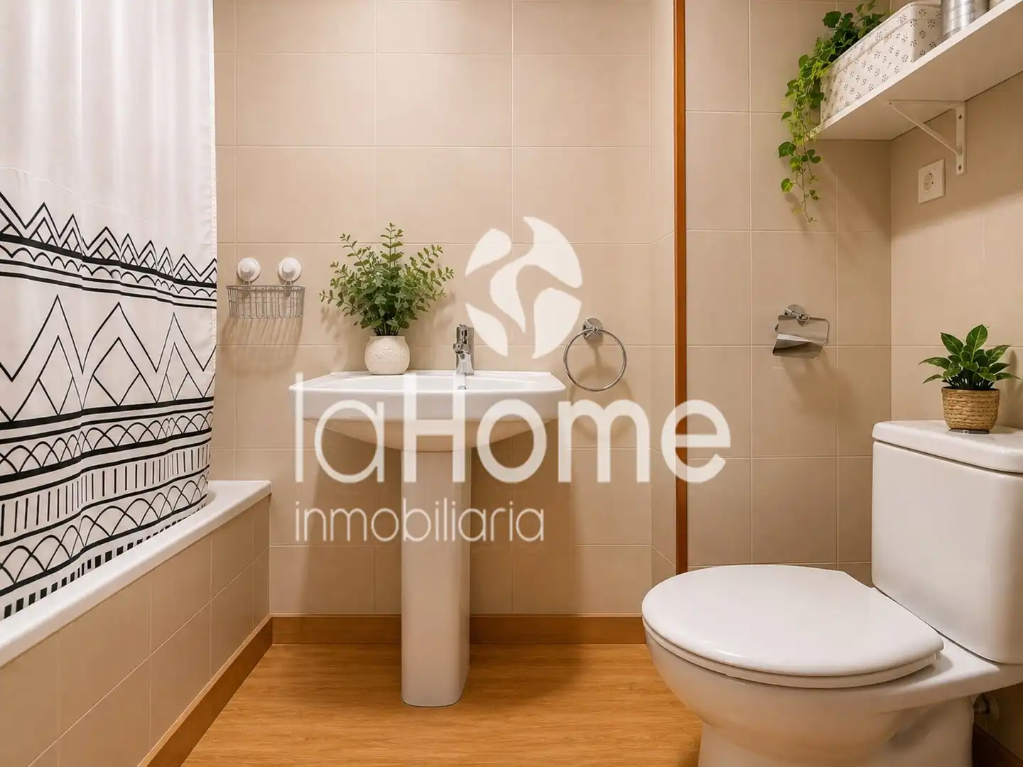 Baño de Piso en venta en L'Eliana con Aire acondicionado, Parquet y Horno