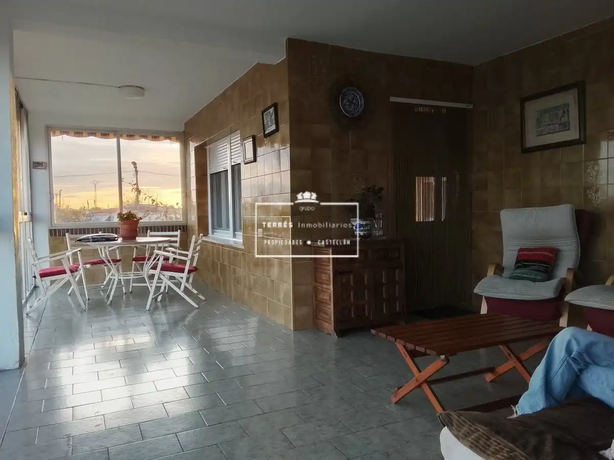 Terrassa de Casa o xalet en venda en Castellón de la Plana / Castelló de la Plana amb Calefacció, Terrassa i Moblat