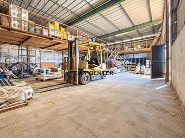 Nau industrial en venda a Calle Tambora de Abajo 31
