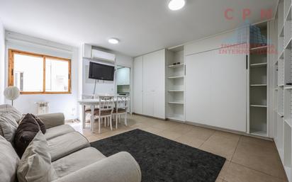 Sala d'estar de Estudi en venda en  Madrid Capital amb Aire condicionat, Calefacció i Parquet