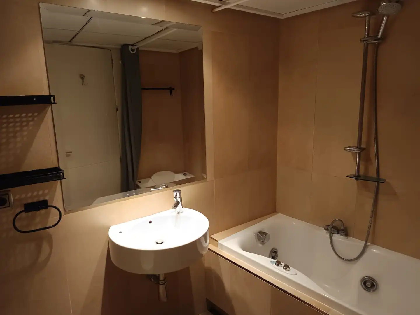 Baño de Piso de alquiler en Albacete con Aire acondicionado, Calefacción y Parquet