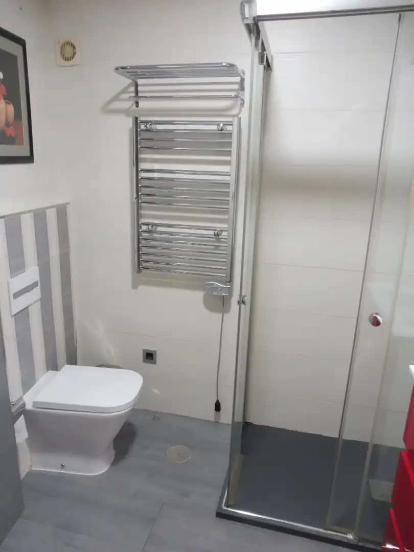 Bany de Apartament de lloguer en Granada amb Aire condicionat, Calefacció i Terrassa