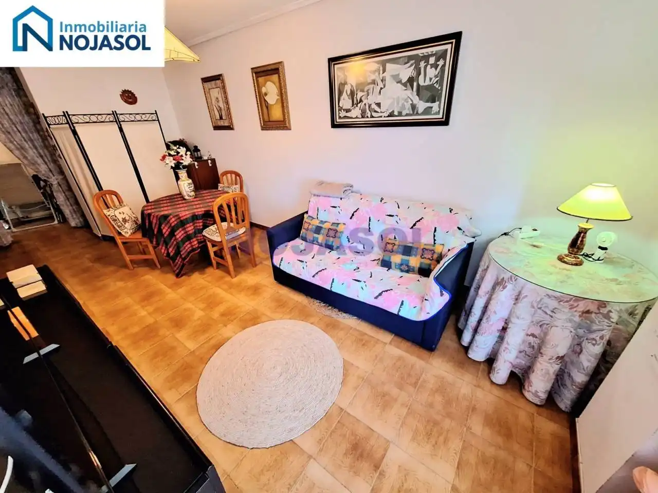 Sala de estar de Apartamento en venta en Noja con Terraza, Amueblado y Balcón