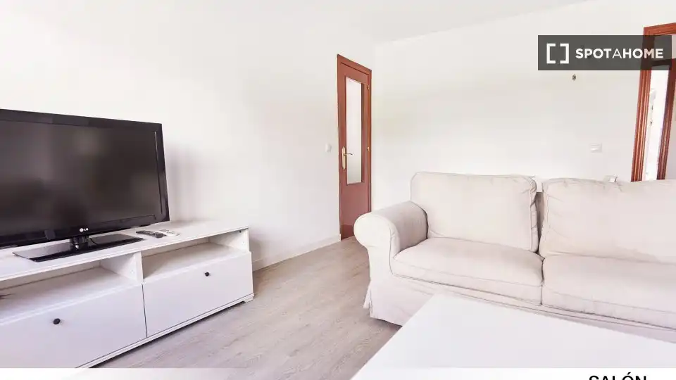Living room of Flat for rent in Sevilla  with Air Conditioner, Heating and Furnished