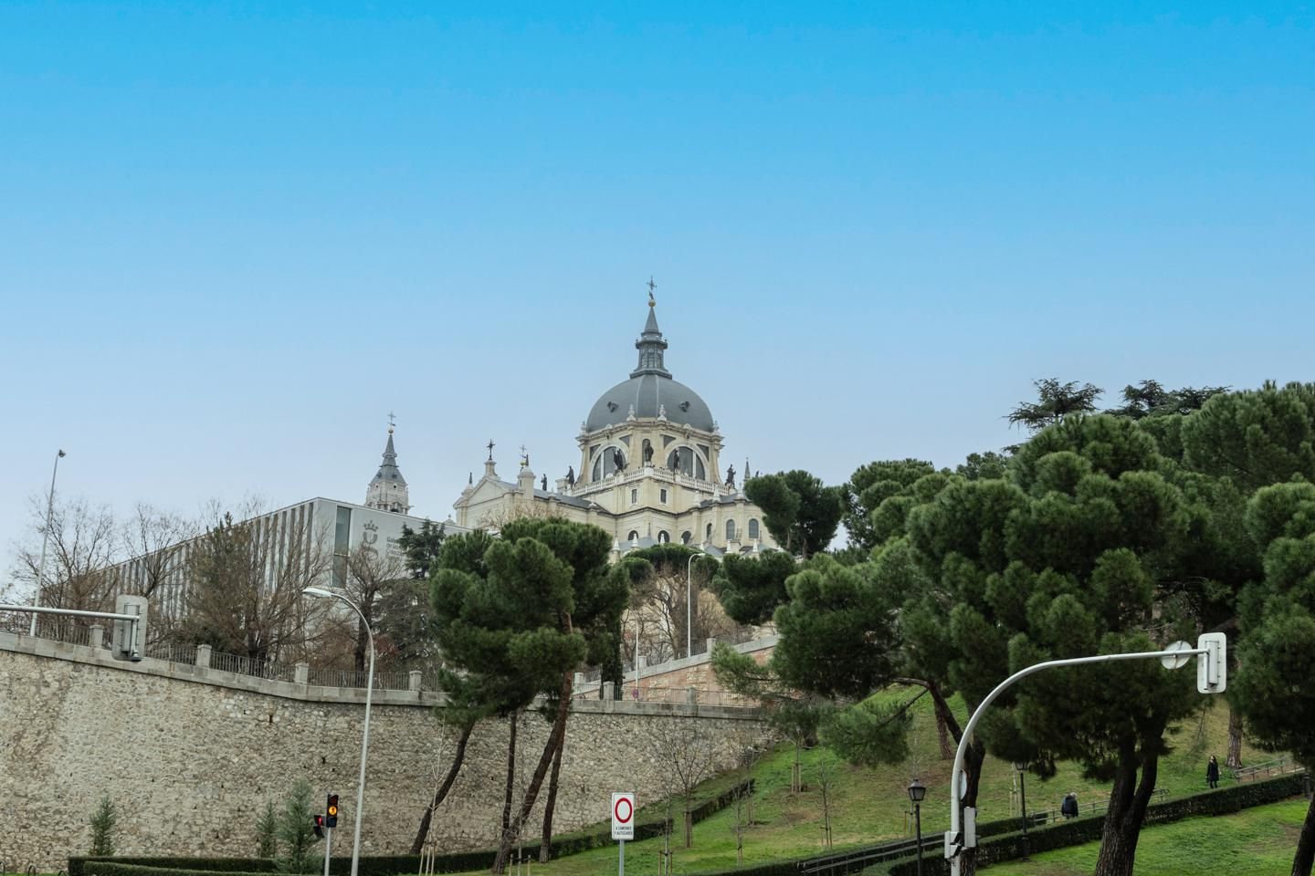 Vista exterior de Piso de alquiler en  Madrid Capital con Aire acondicionado