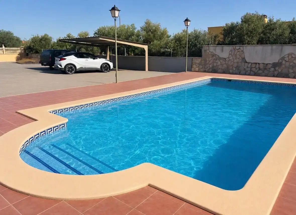 Piscina de Casa o xalet en venda en Alicante / Alacant amb Jardí privat, Terrassa i Piscina