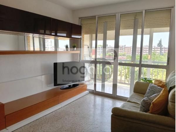 Living room of Flat to rent in  Sevilla Capital  with Air Conditioner, Terrace and Furnished